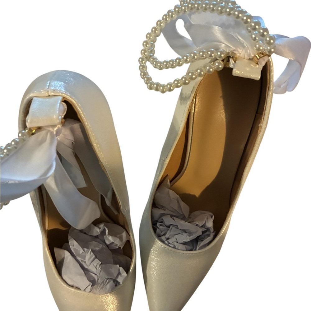 white pointed-toe pumps pearl-embellished ankle strap white ribbon tie  38/7